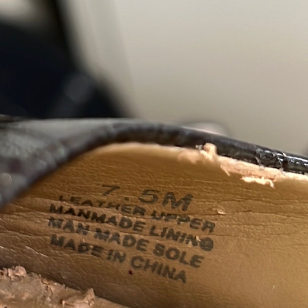 Alex Marie Flower Embossed Pumps 7.5 - Picture 3 of 9